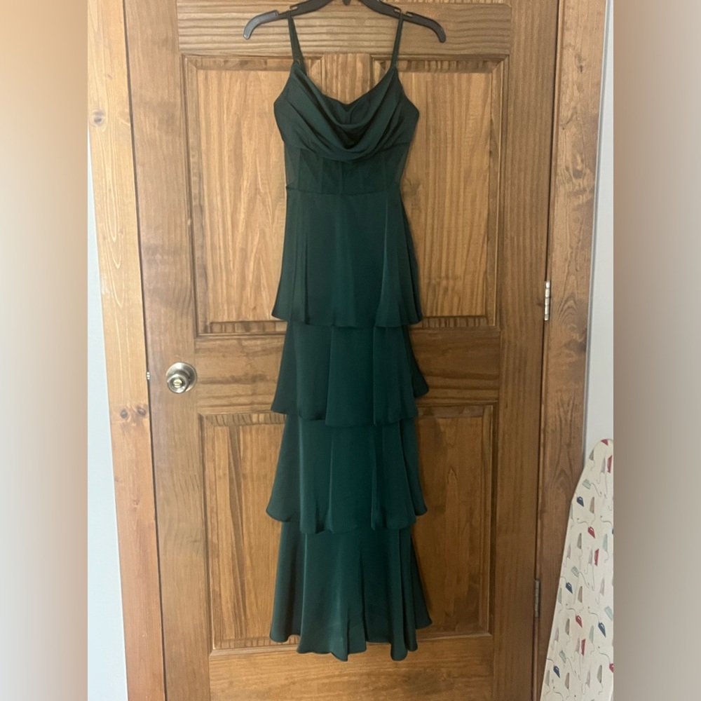 Elegant Green Tiered Evening Dress